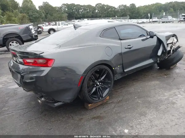 1G1FB1RS8H0117036 — 2017 Chevrolet Camaro, фото 4 с аукциона IAAI, Передняя часть
