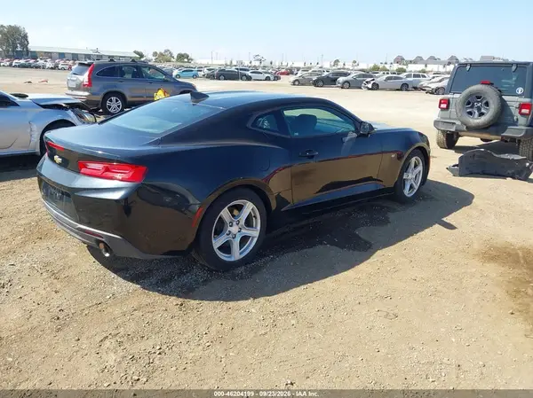 1G1FB1RS8H0182114 — 2017 Chevrolet Camaro, фото 4 с аукциона IAAI, Естественный износ