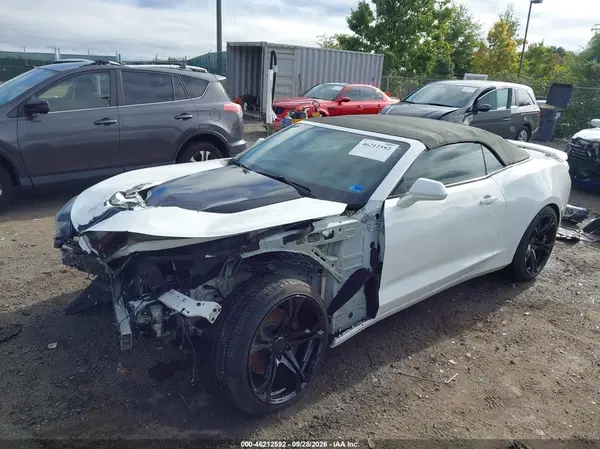 1G1FH3D74H0116432 — 2017 Chevrolet Camaro, фото 2 с аукциона IAAI, Передняя часть