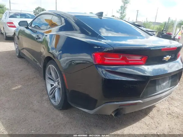 1G1FB1RS1J0143595 — 2018 Chevrolet Camaro, фото 3 с аукциона IAAI 29.09.2026, Естественный износ