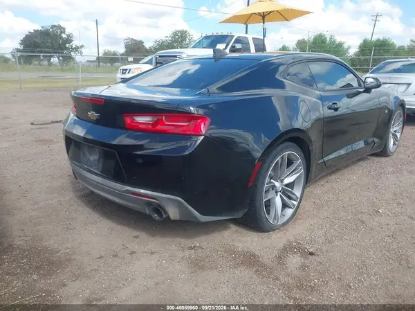 1G1FB1RS1J0143595 — 2018 Chevrolet Camaro, фото 4 с аукциона IAAI 29.09.2026, Естественный износ