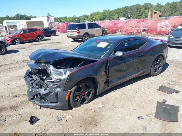 1G1FB1RS1L0111457 — 2020 Chevrolet Camaro, фото 2 с аукциона IAAI, Передняя часть