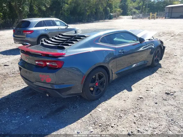 1G1FB1RS1L0111457 — 2020 Chevrolet Camaro, фото 4 с аукциона IAAI, Передняя часть