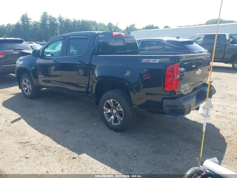 2020 Chevrolet Colorado 4wd Short Box Z71 VIN 1GCGTDEN5L1182617 фото 3