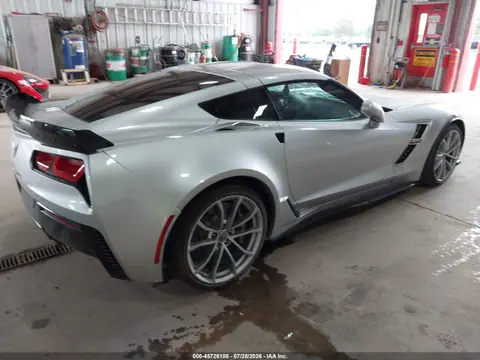 2017 Chevrolet Corvette Grand Sport VIN 1G1YV2D73H5105355 фото 4
