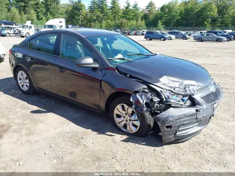 1G1PA5SG1E7262314 — 2014 Chevrolet Cruze LS Auto, Передняя часть (Front End), фото до ремонта