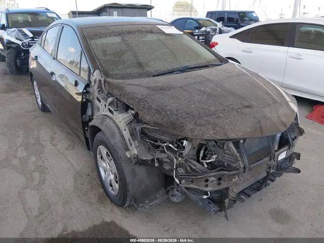 1G1BC5SM4H7125219 — 2017 Chevrolet Cruze LS Auto, Передняя часть справа (Right Front), фото до ремонта