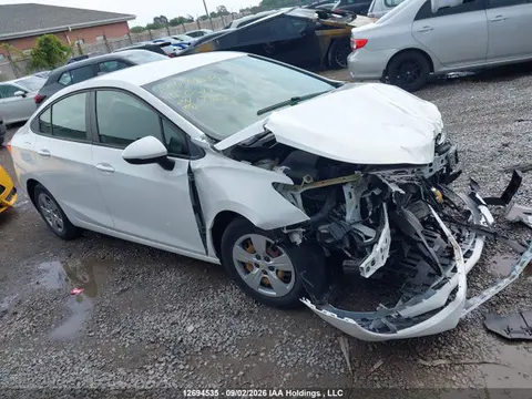 1G1BC5SM5J7175682 — 2018 Chevrolet Cruze LS Auto, Передняя часть (Front), фото до ремонта