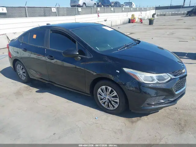 1G1BC5SMXJ7186483 — 2018 Chevrolet Cruze LS Auto, Пожар салона (Interior Burn), фото до ремонта