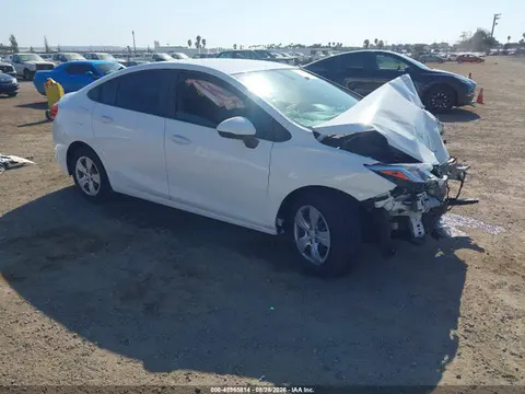 1G1BC5SM6J7220984 — 2018 Chevrolet Cruze LS Auto, Передняя часть (Front End), фото до ремонта