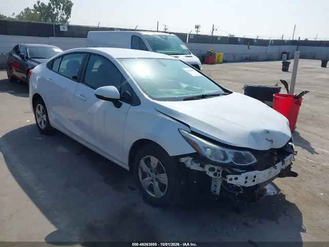 1G1BC5SM7J7143395 — 2018 Chevrolet Cruze LS Auto, Передняя часть (Front End), фото до ремонта
