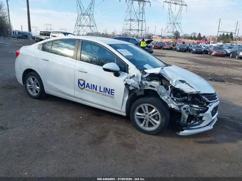 3G1BE5SM3HS556484 — 2017 Chevrolet Cruze LT Auto, Передняя часть справа (Right Front), фото до ремонта