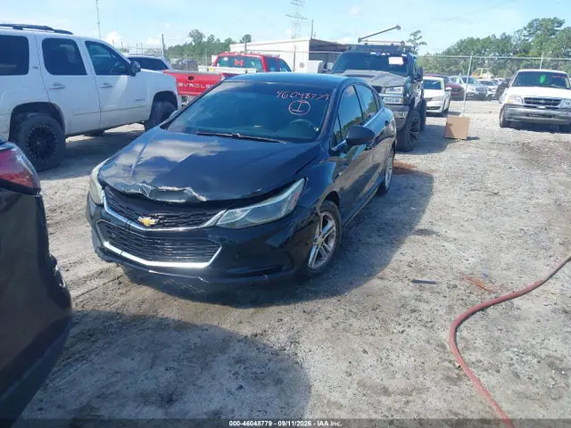 1G1BE5SM5H7137308 — 2017 Chevrolet Cruze LT Auto, фото 2 с аукциона IAAI 02.10.2026, Естественный износ