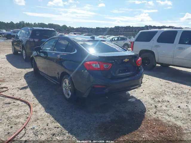 1G1BE5SM5H7137308 — 2017 Chevrolet Cruze LT Auto, фото 3 с аукциона IAAI 02.10.2026, Естественный износ