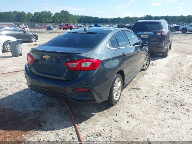 1G1BE5SM5H7137308 — 2017 Chevrolet Cruze LT Auto, фото 4 с аукциона IAAI 02.10.2026, Естественный износ