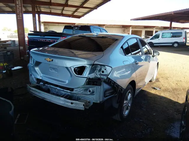 1G1BE5SM8J7107029 — 2018 Chevrolet Cruze LT Auto, фото 4 с аукциона IAAI 06.10.2026, Задняя часть