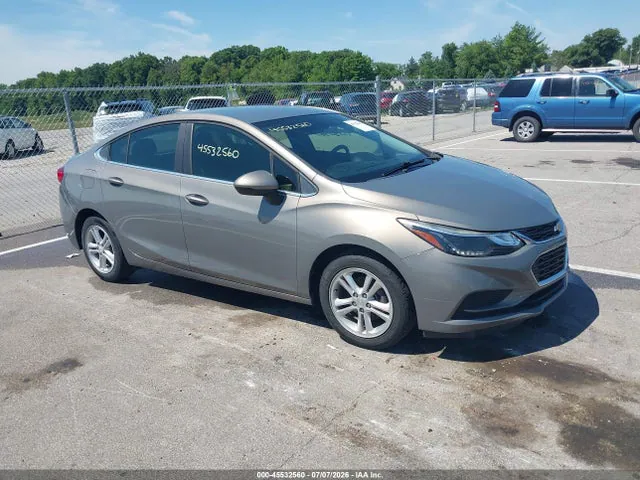 2018 Chevrolet Cruze Lt Auto VIN 1G1BE5SM1J7233832 фото 1