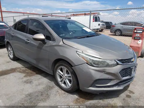 1G1BE5SM2J7247125 — 2018 Chevrolet Cruze LT Auto, Передняя часть (Front & Rear), фото до ремонта