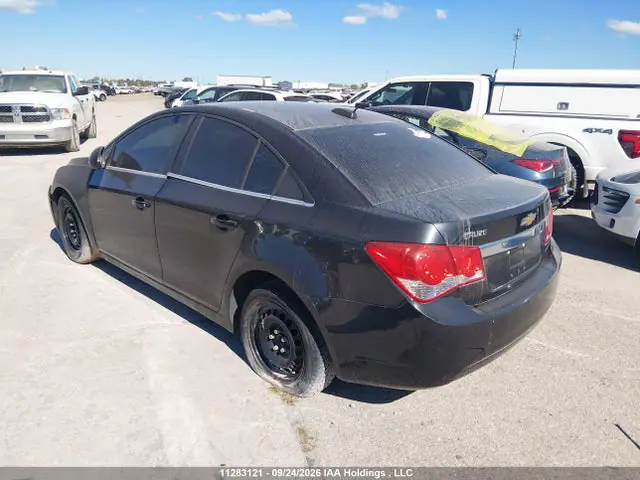 1G1PC5SB1F7247568 — 2015 Chevrolet Cruze LT, фото 3 с аукциона IAAI 29.09.2026, Передняя часть