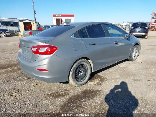 3G1BE5SM4HS544733 — 2017 Chevrolet Cruze LT, фото 4 с аукциона IAAI 29.09.2026, Град