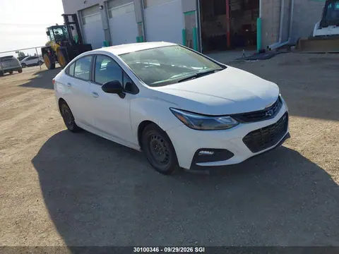 1G1BE5SM6J7221692 — 2018 Chevrolet Cruze LT, Передняя часть (Front), фото до ремонта