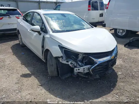 1G1BE5SM6K7137485 — 2019 Chevrolet Cruze LT, Передняя часть (Front), фото до ремонта