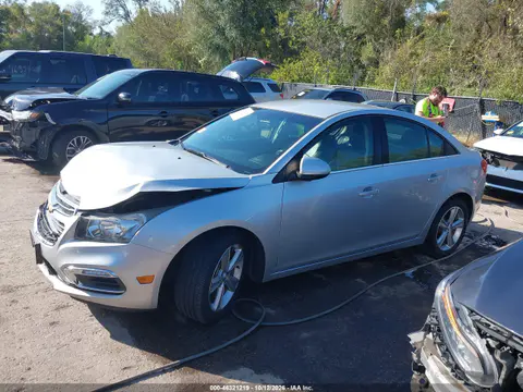 1G1PE5SB9F7284023 — 2015 Chevrolet Cruze, Передняя часть, фото до ремонта
