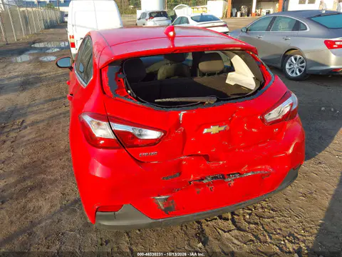 3G1BE6SM8HS551335 — 2017 Chevrolet Cruze, Сзади, фото до ремонта