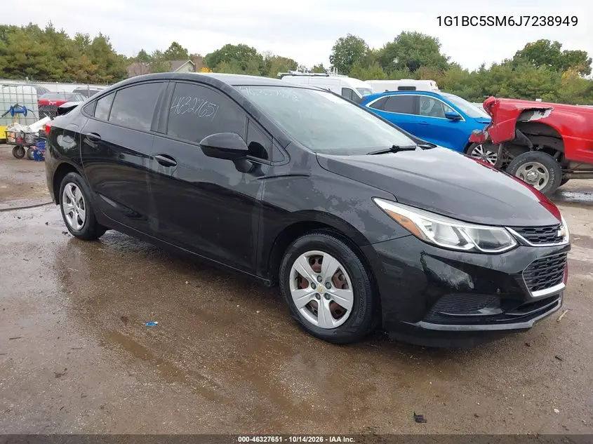 1G1BC5SM6J7238949 — 2018 Chevrolet Cruze, фото 2 с аукциона IAAI, Задняя часть