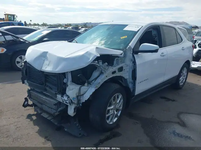 3GNAXKEV9NL232971 — 2022 Chevrolet Equinox FWD LT, фото 2 с аукциона IAAI 13.10.2026, Передняя часть слева