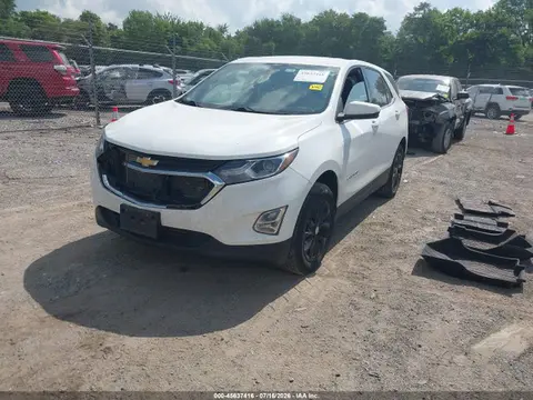 2018 Chevrolet EQUINOX LT VIN 2GNAXSEV4J6327985 фото 2