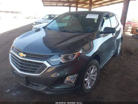 2018 Chevrolet EQUINOX LT VIN 3GNAXJEV0JS571189 фото 2