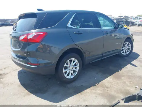 2019 Chevrolet EQUINOX LT VIN 2GNAXKEV9K6209738 фото 4