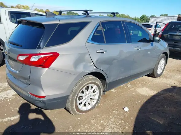 3GNAXJEV9JS570817 — 2018 Chevrolet Equinox, фото 4 с аукциона IAAI, Правый бок