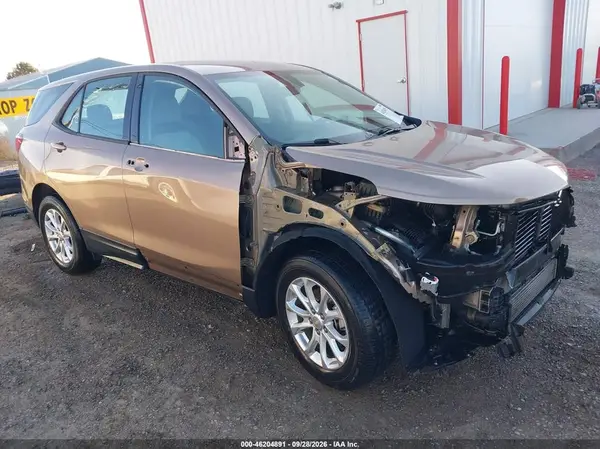 2GNAXREV6J6270665 — 2018 Chevrolet Equinox, Передняя часть справа (Right Front), фото до ремонта