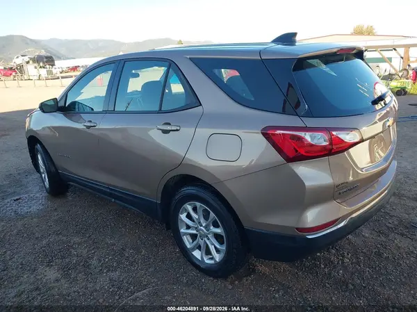 2GNAXREV6J6270665 — 2018 Chevrolet Equinox, фото 3 с аукциона IAAI, Передняя часть справа