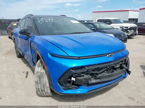 3GN7DSRP2SS242712 — 2025 Chevrolet Equinox, Передняя часть (Front & Rear), фото до ремонта