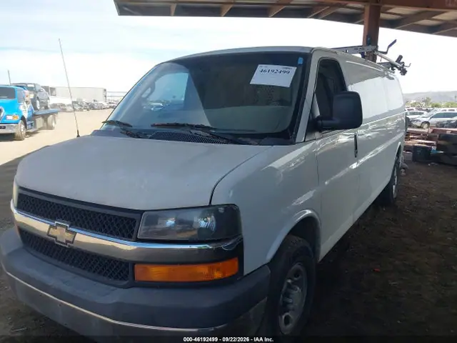 1GCWGBFFXH1110993 — 2017 Chevrolet Express 2500 Work Van, фото 2 с аукциона IAAI 13.10.2026, Естественный износ