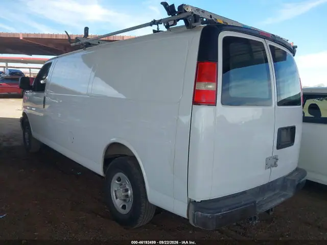 1GCWGBFFXH1110993 — 2017 Chevrolet Express 2500 Work Van, фото 3 с аукциона IAAI 13.10.2026, Естественный износ