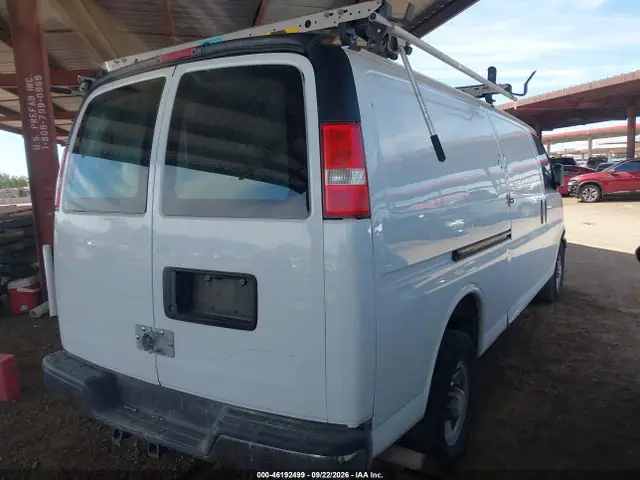 1GCWGBFFXH1110993 — 2017 Chevrolet Express 2500 Work Van, фото 4 с аукциона IAAI 13.10.2026, Естественный износ