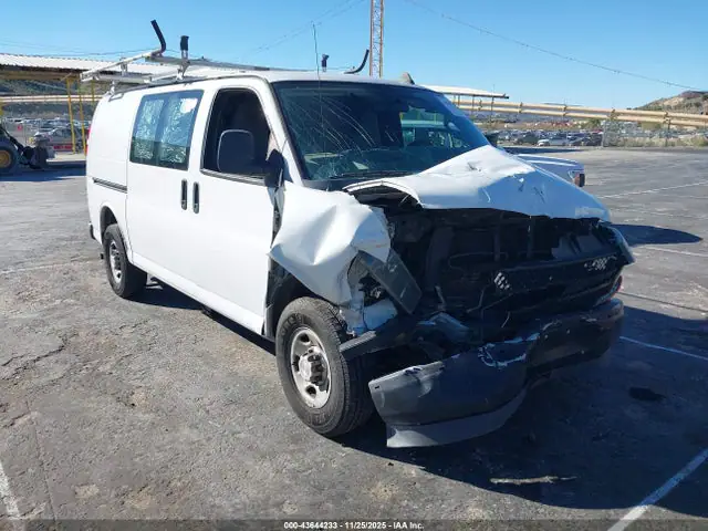 1GCWGAFG8K1336007 — 2019 Chevrolet Express 2500 Work Van, Передняя часть (Front End), фото до ремонта