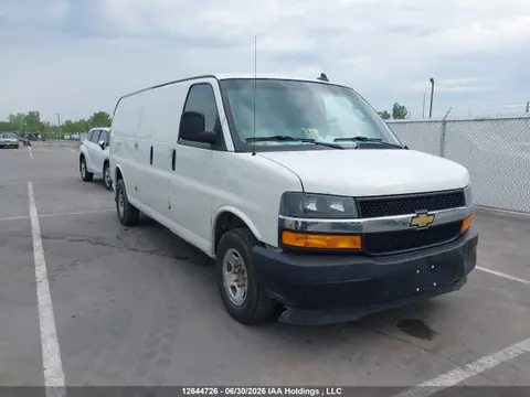 1GCWGBFP6K1147037 — 2019 Chevrolet Express 2500, Передняя часть (Front), фото до ремонта