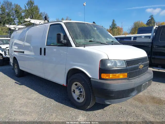 1GCWGBF71M1166825 Chevrolet Express Cargo RWD 2500 Extended Wheelbase Wt 2021 — повреждение Передняя часть справа, фото до ремонта