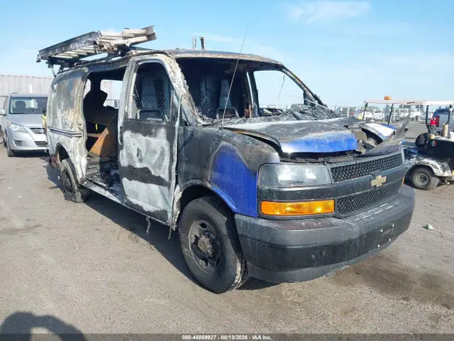 1GCWGAFP6L1275113 Chevrolet Express Cargo RWD 2500 Regular Wheelbase Wt 2020 — повреждение Полный пожар, фото до ремонта