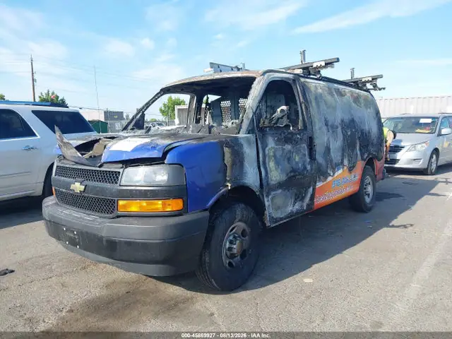 1GCWGAFP6L1275113 — 2020 Chevrolet Express Cargo RWD 2500 Regular Wheelbase Wt, фото 2 с аукциона IAAI 14.10.2026, Полный пожар