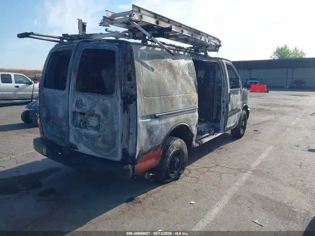 1GCWGAFP6L1275113 — 2020 Chevrolet Express Cargo RWD 2500 Regular Wheelbase Wt, фото 4 с аукциона IAAI 14.10.2026, Полный пожар
