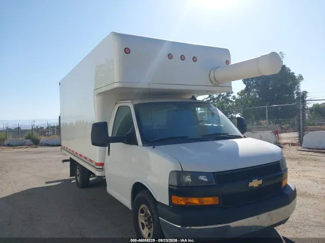 2019 Chevrolet Express Cutaway 4500 Van VIN 1GB0GSFG3K1183942 фото 1