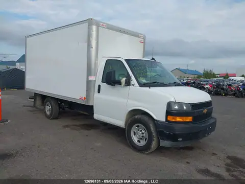 1HA0GSF7XSN014534 — 2025 Chevrolet Express G3500, Передняя часть (Front), фото до ремонта