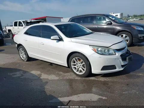 1G11C5SL8FF255669 — 2015 Chevrolet Malibu 1LT, Передняя часть (Front & Rear), фото до ремонта