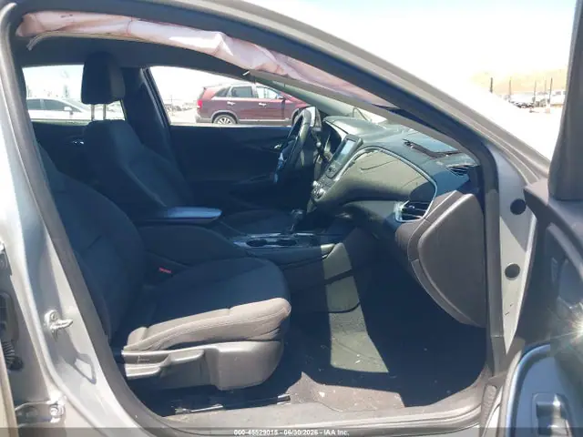 1G1ZE5ST7HF159256 — 2017 Chevrolet Malibu 1LT, фото 4 с аукциона IAAI 30.09.2026, Передняя часть